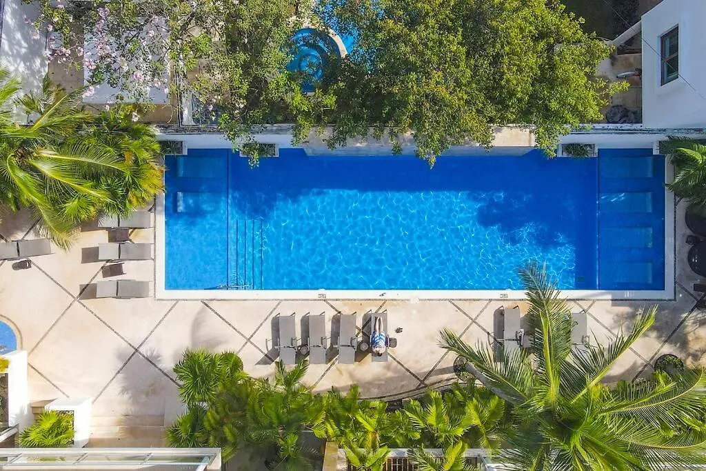 Oasis 12 Apartment Playa del Carmen Mexico